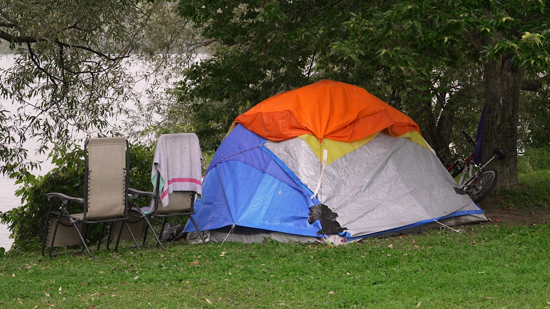 Tente dans le Parc Lamoureux - Cornwall