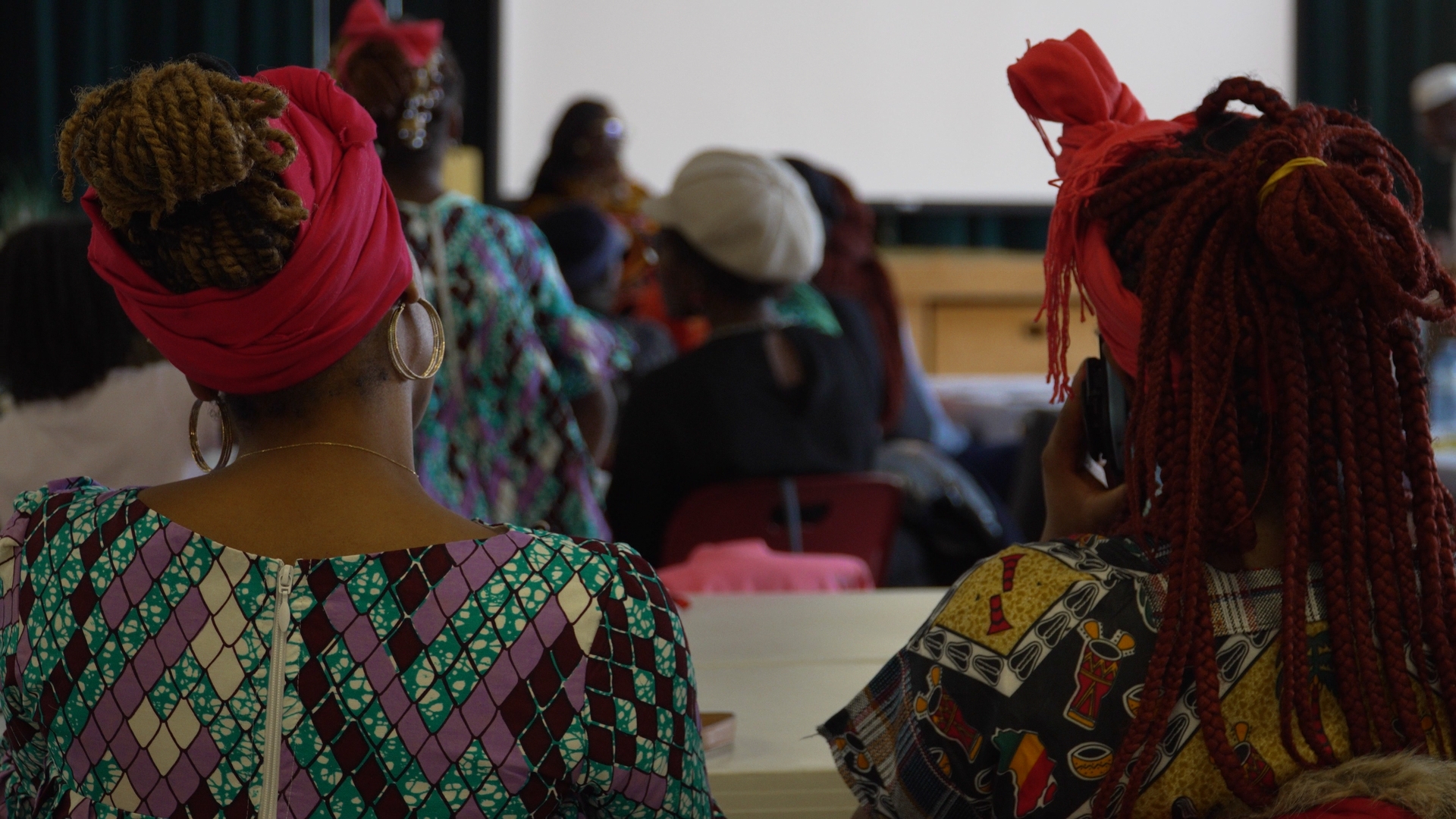 Femme africaines de dos- Mois de l'Histoire des Noirs