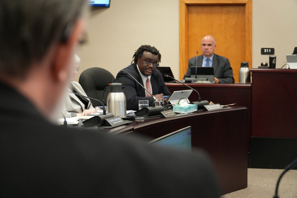Fred Ngoundjo au conseil municipal