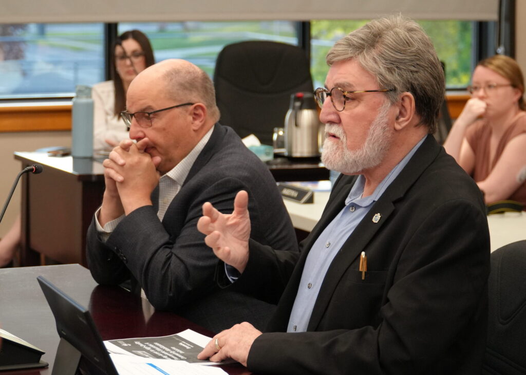 Jean Lemay, le président et Pierre Morin, conseiller scolaire représentant la ville de CornwallRaphaël Machiels - On a le choix