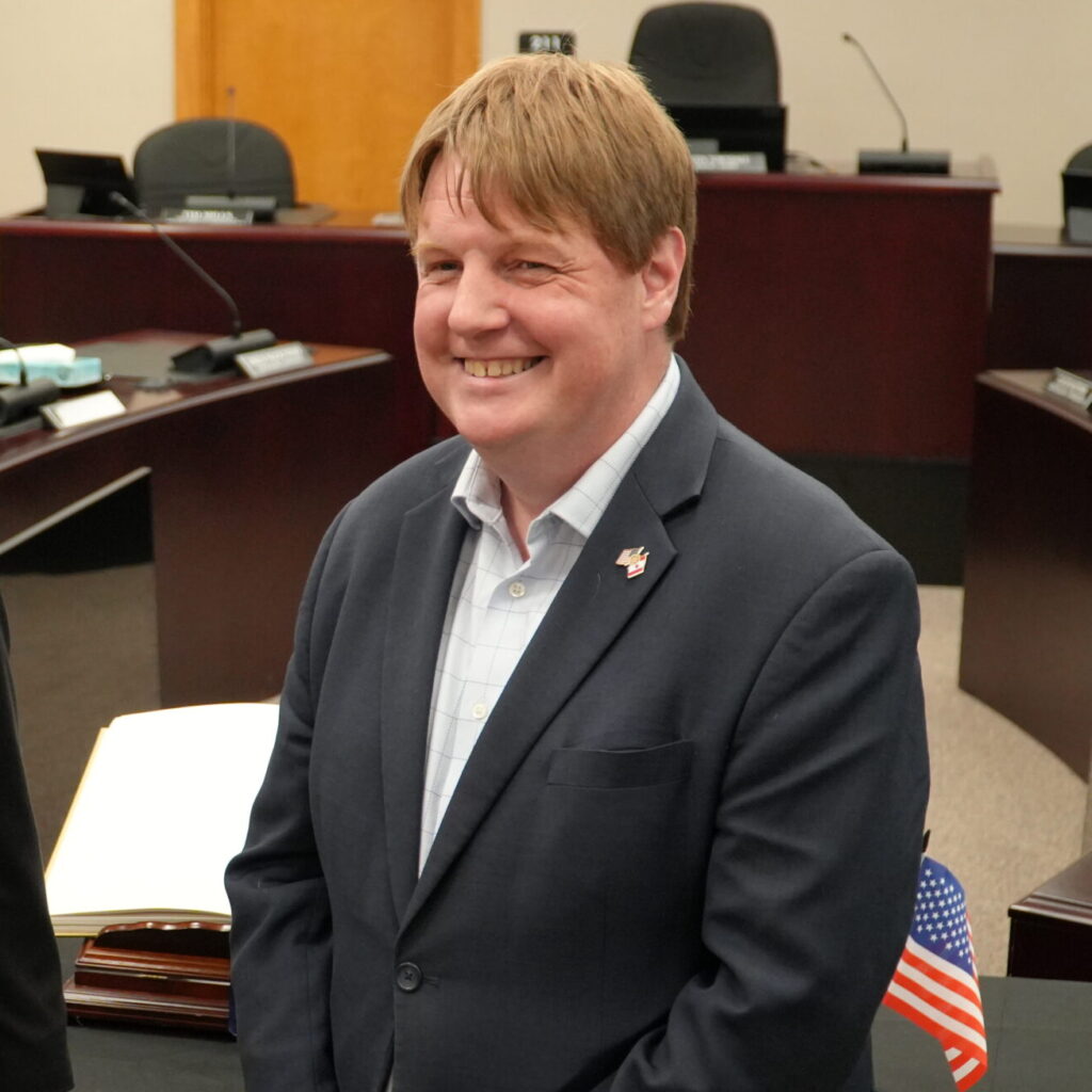 Michael S. Cashman, représentant de la ville de Plattsburgh
