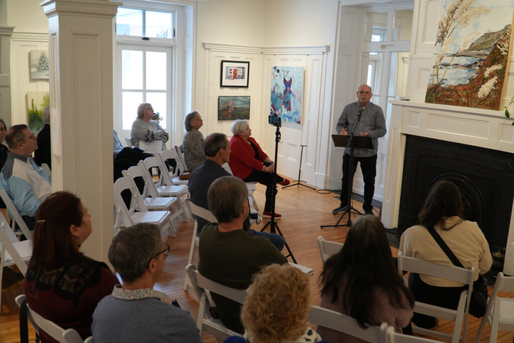 Lecture de texte à la Cline House Galery