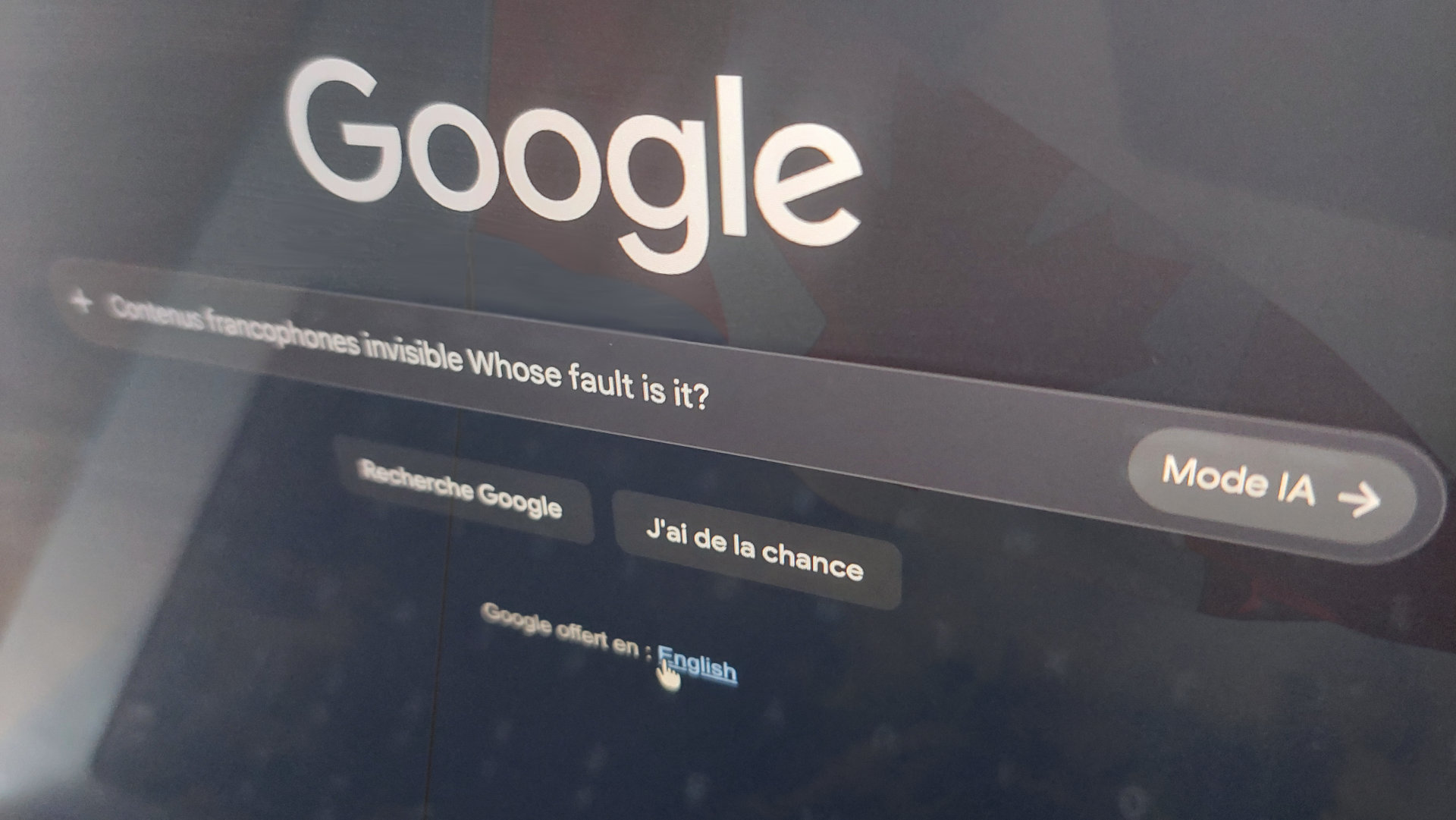 Barre Google avec une recherche en français qui se transforme en anglais
